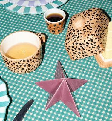 Leopard kop set fra en anden vinkel