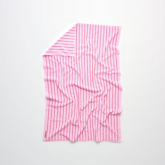 Naram badelagen i farven baby pink & ski patrol fra Bongusta