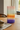 Bred gradient evening vase fra klevering, på bøgespisebord med hørserviet